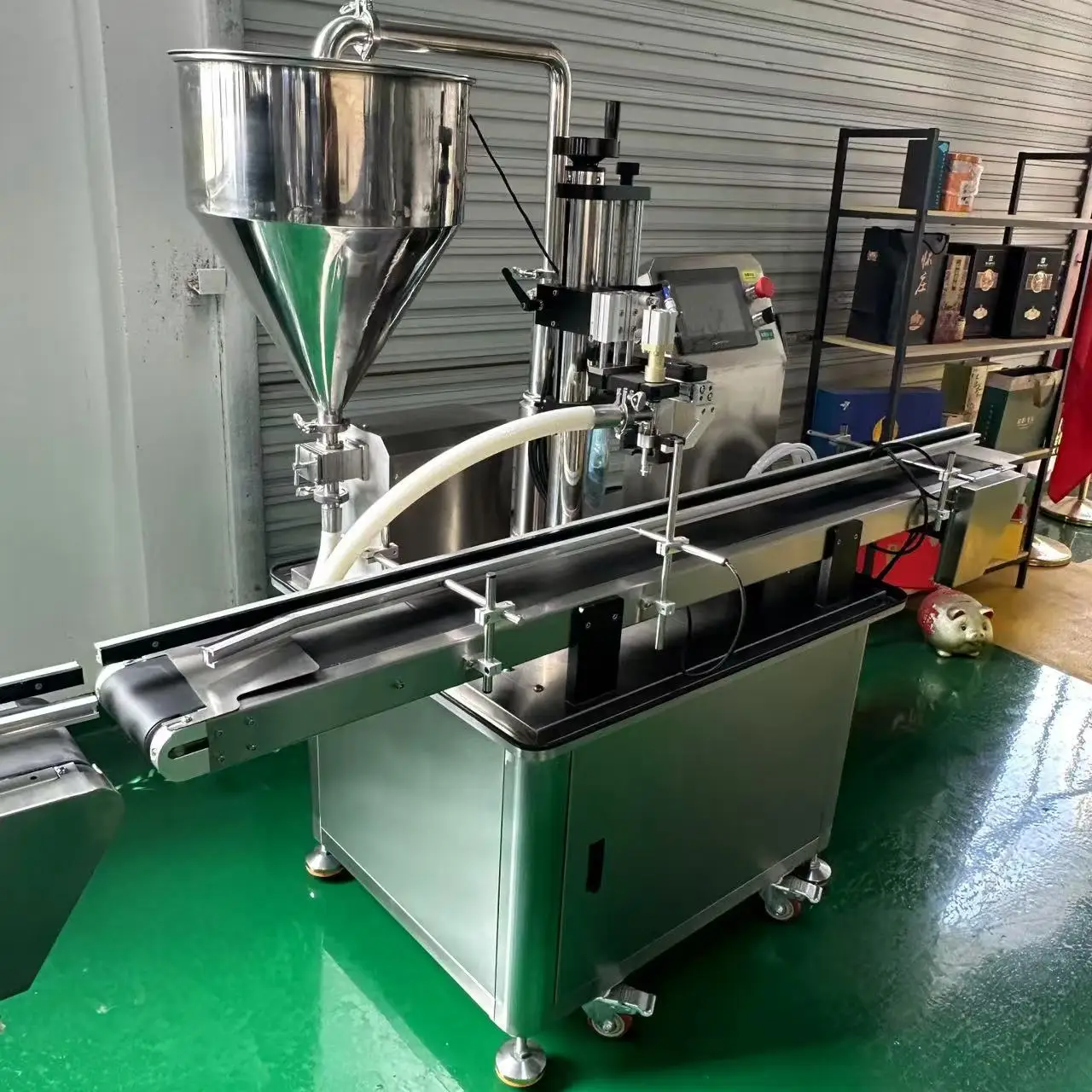 Fully Automatic Efficient Beverage Chemical Filling Machine for Pure Water Shampoo