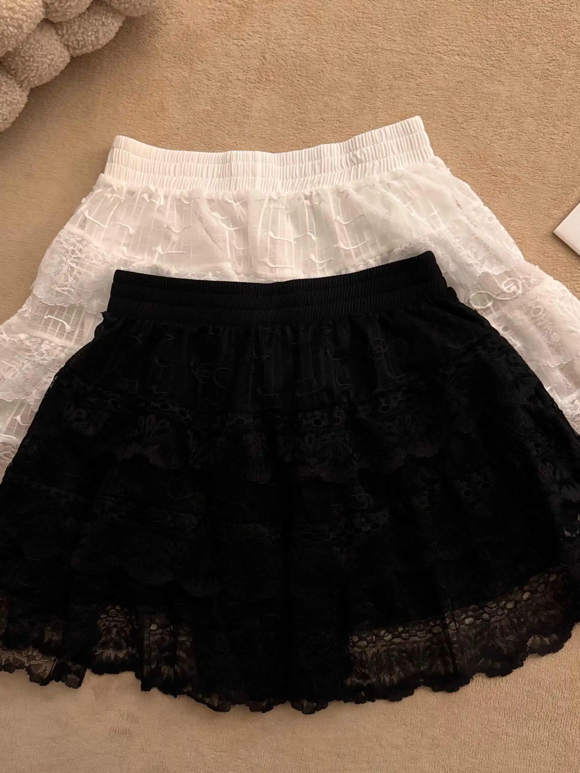 กระโปรงทรงเอผ้าลูกไม้สีขาวสำหรับผู้หญิง แฟชั่นวินเทจยุค 90s Y2k Gyaru สไตล์บัลเลต์ กระโปรงพองสไตล์ฮาราจูกุ ยุค 2000s กระโปรงสั้น เสื้อผ้าฤดูร้อน