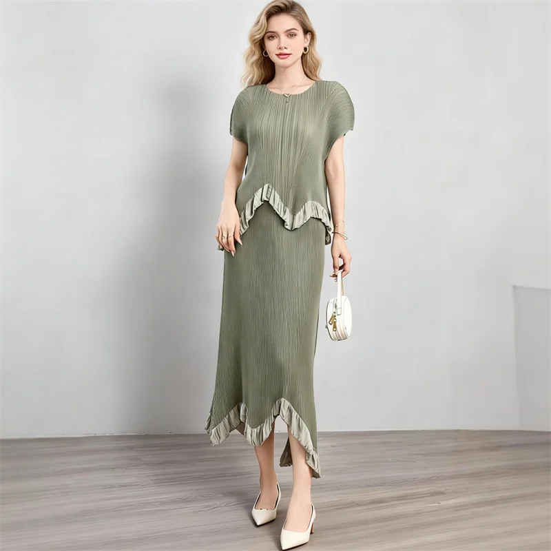 

Miyake Women's Pleated Casual Suit 2006 Summer New Irregular Design T-shirt Loose Large Size Skirt Elegant Party Two-piece Set