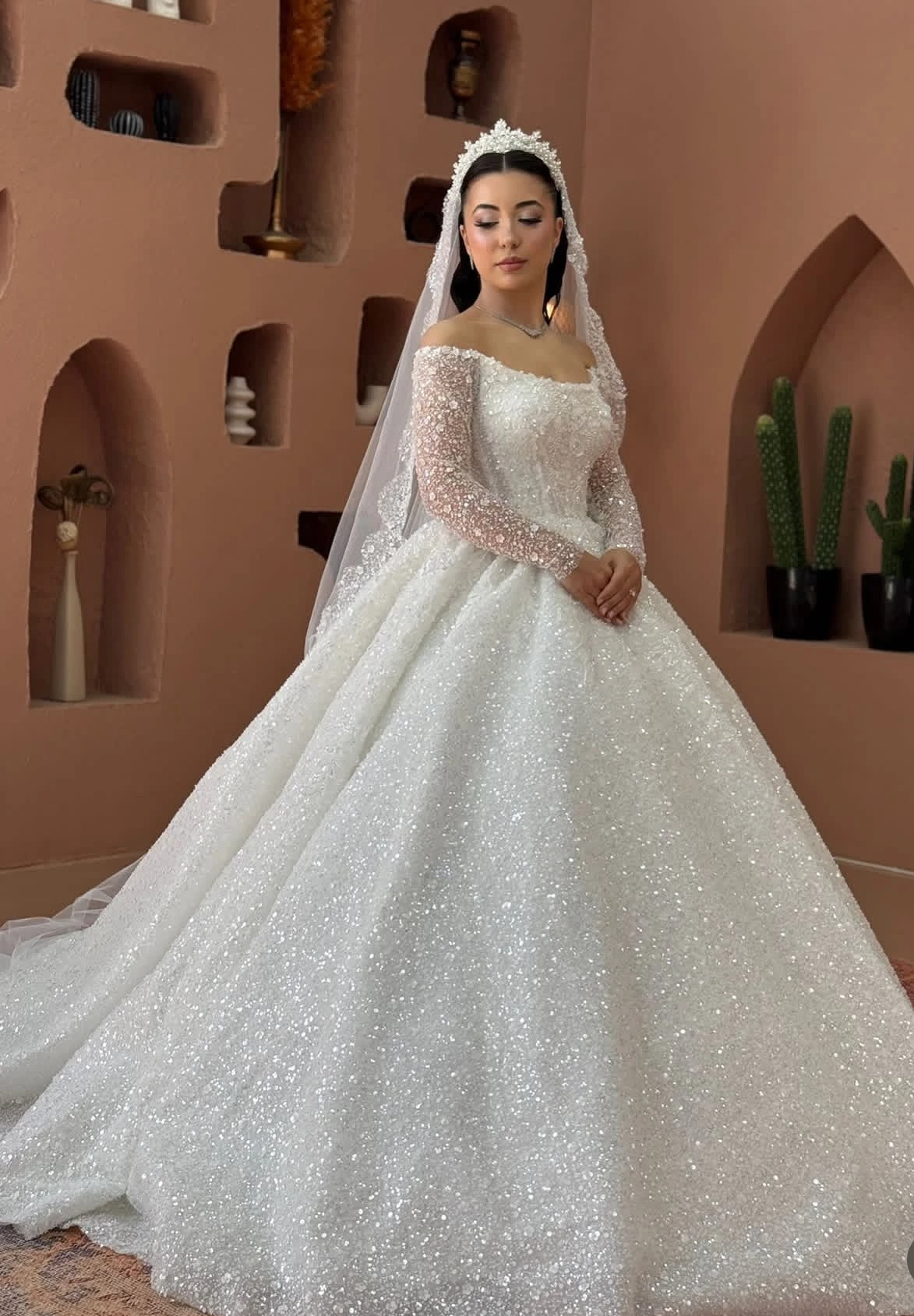 Maßgeschneidertes Ballkleid-Hochzeitskleid, wunderschönes, langärmliges, perlenbesetztes Prinzessinnen-Brautkleid mit Schleppe, Übergröße, Vestido De Novia