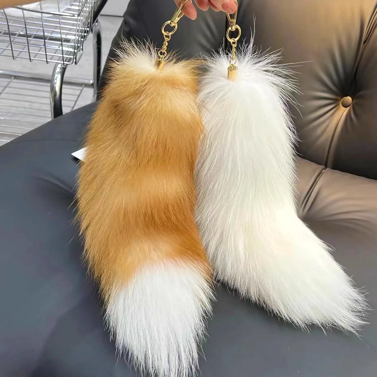 2024 Real Fox Fur Tail Large Long Natural Fur tail Keychain Pendant Cosplay tail Cute Wolf Fox Tail Fur Car Keychains For Women