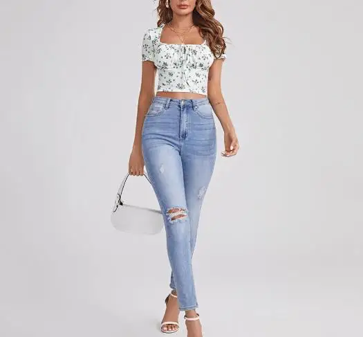 Camiseta feminina 2026 estampa floral francesa para o verão fresco e doce pescoço quadrado gravata apertada umbigo exposto camiseta de manga curta