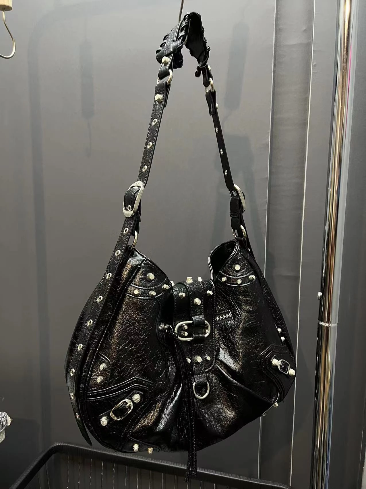 

Y2K Millennium Sweet Cool Girl Большая сумка-седло Capaci Мотоциклетная сумка Сумка через плечо с заклепками Досуг Faion Briti Sle