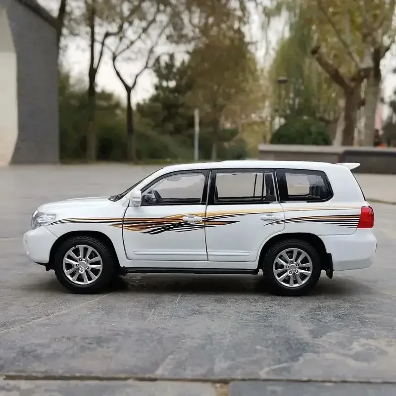1:24 لاند كروزر سبيكة سيارة نموذج الأطفال محاكاة سيارات لعبة هدية عيد ميلاد دييكاست سبيكة نموذج سيارة تحصيل #3