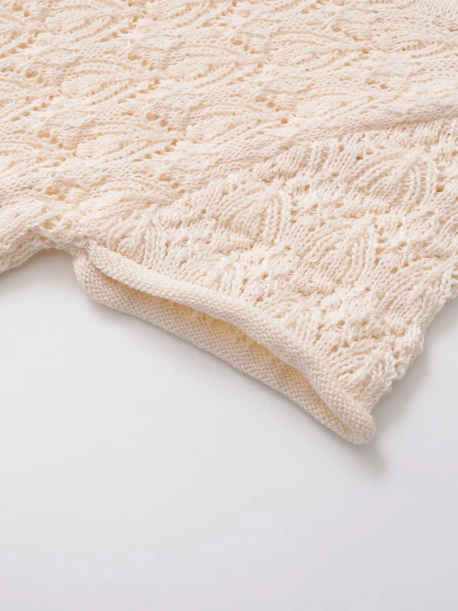 2025年夏新作 レディース カジュアル 可愛い 多機能 刺繍 切り替え フックフラワー 透かし編み ラウンドネック トップス