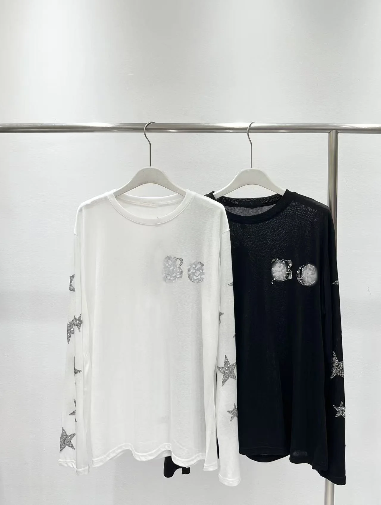 Women's Loose Long Sleeve T-shirt round Neck Star Rhinestone Design Summer Fashionable Casual Comfortable Standard Fit Top