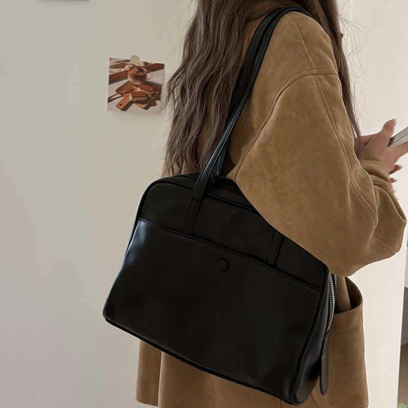 

2026 New Women Vintage Brown Soft Leather Pillow Bag Lady Korean Style Large Capacity Boston Tote Bag Female Casual Shoulder Bag