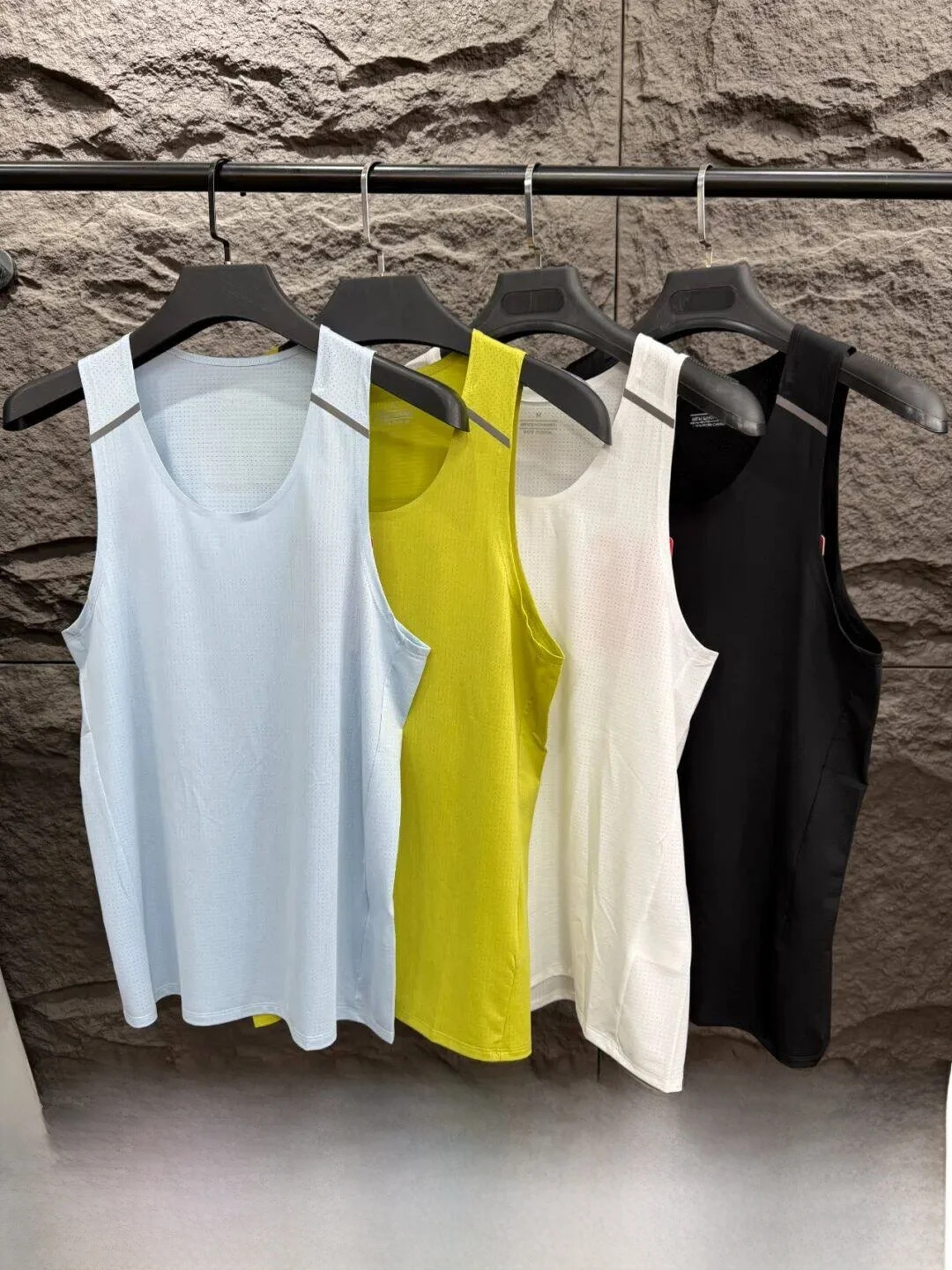 Cool Sensation Quick Dry Breathable Men's Outdoor Sports Vest Reflective Print Micro-Pore Fashionable Summer Tank Top
