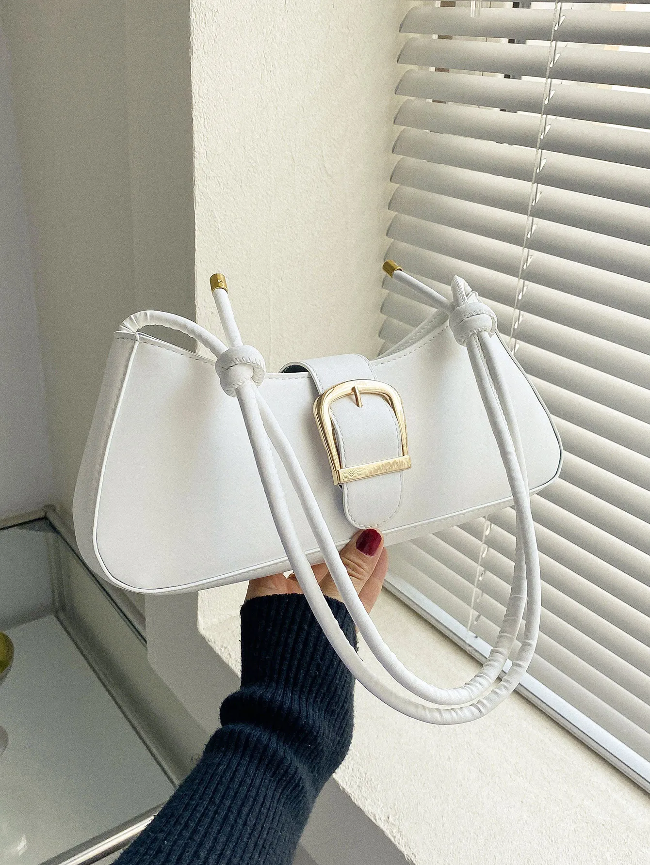 

Lightweight,Business Casual Minimalist Buckle Design Bag For Teen Girls Women College Students,Rookies & White-Collar Workers Perfect For Office,College,Work ,Business,Commute,Outdoors, Travel, Outings, Cream Bag