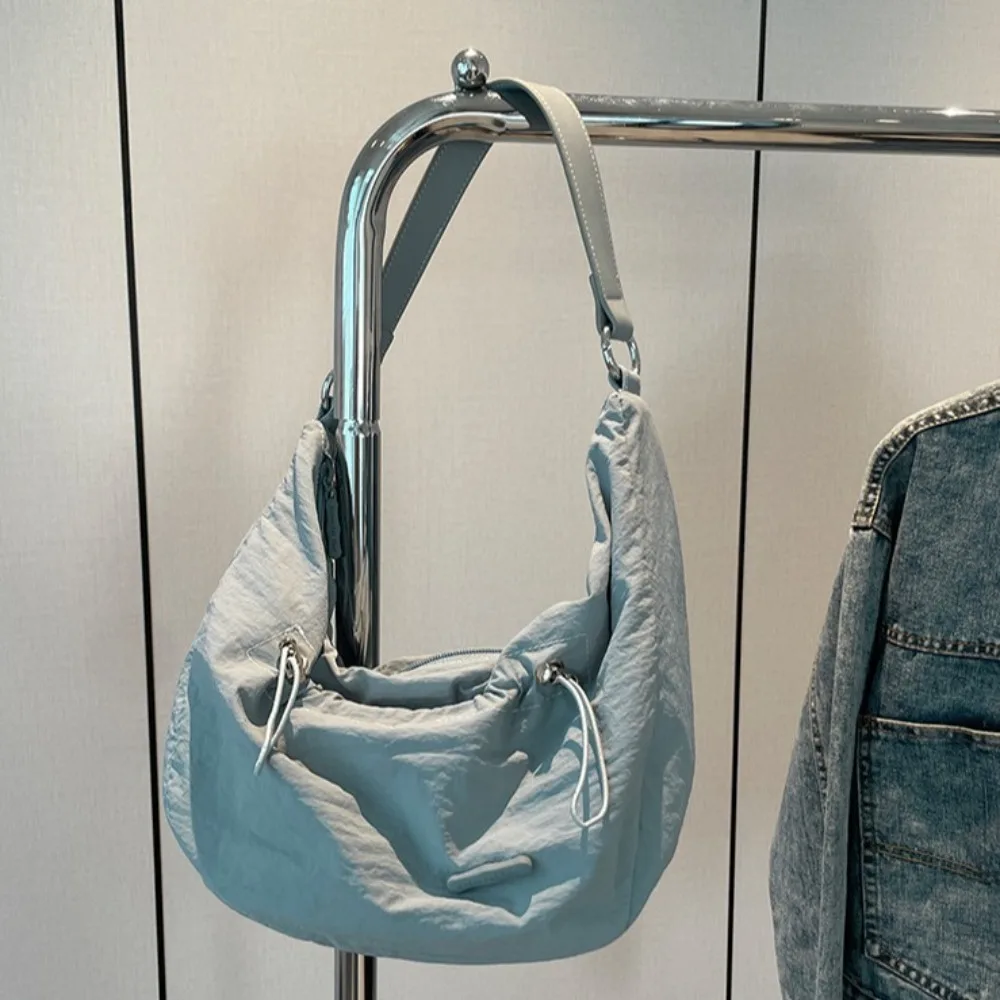 Borse a mezzaluna stile coreano alla moda Borsa a tracolla in nylon casual morbido Borsa a tracolla sportiva in tinta unita di grande capacità per ragazzi