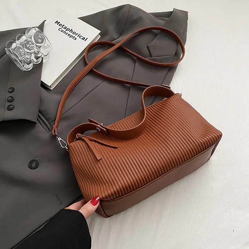 

Нишевая сумка через плечо 2025 года, просторная женская сумка через плечо, модная пригородная сумка, роскошная сумка «день-ночь», минималистичная сумка на ремне