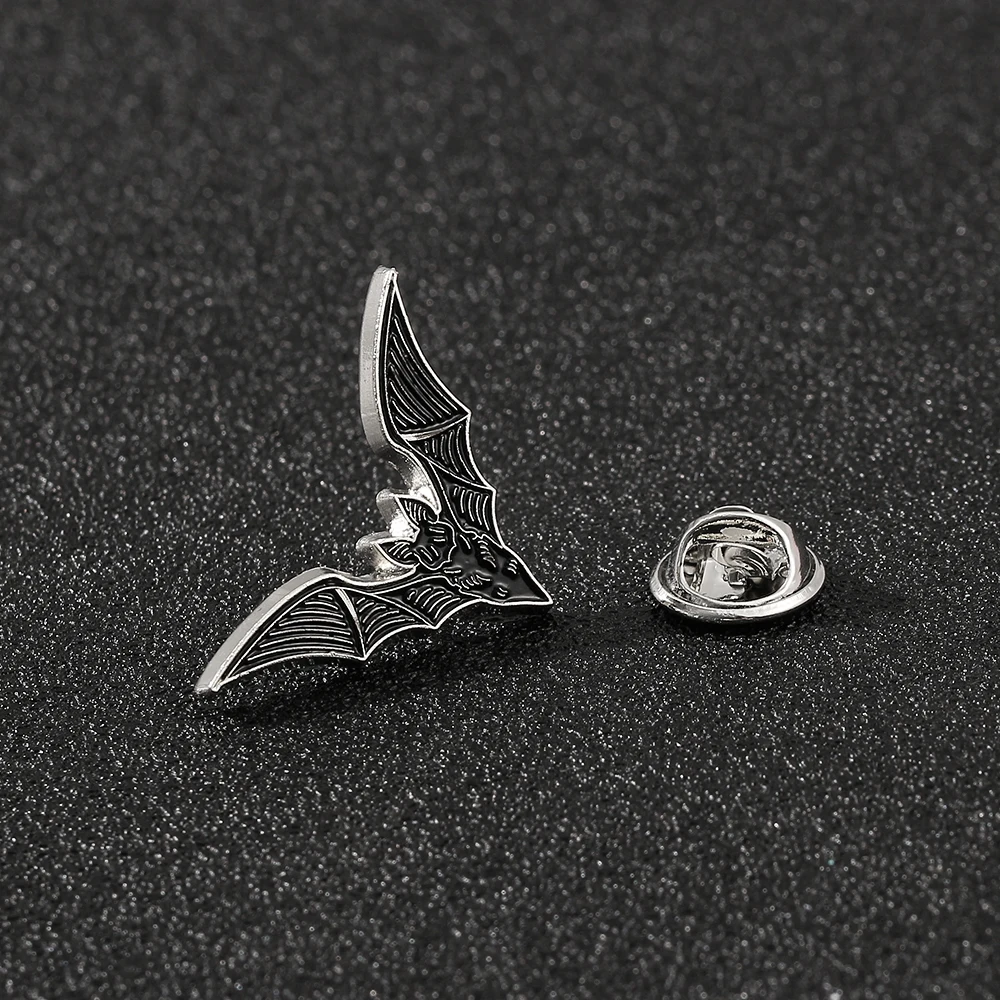 Bat Enamel Pin Brooch Gothic Fashion Witchy Style Halloween Gift Spooky Lapel Jacket Jeans Badge Brooch Jewelry Accessories Gift