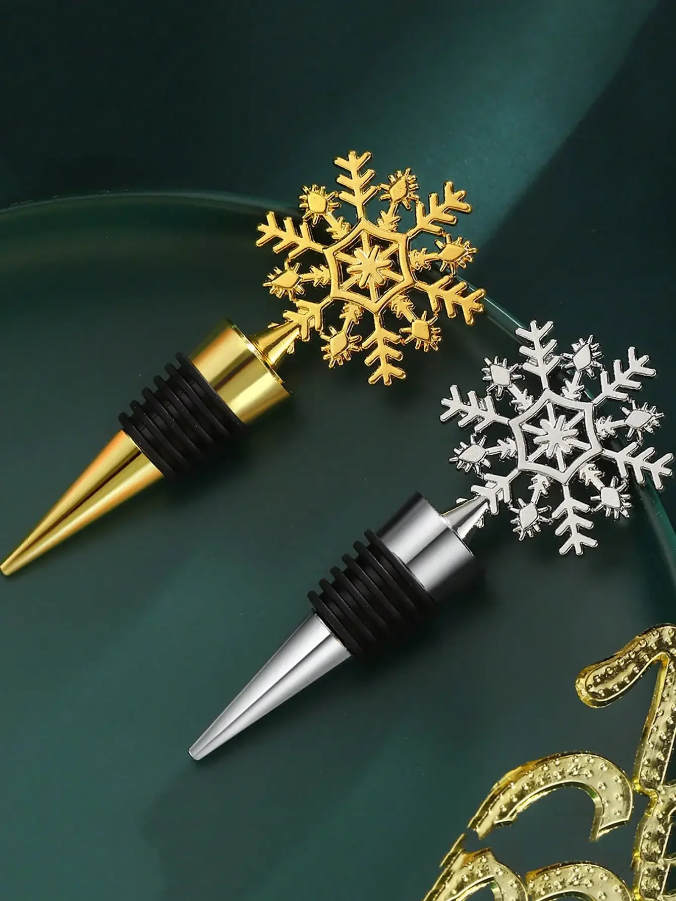 Christmas Snowflake Wine Stopper, Metal Sealing Cork for Holiday Parties & Gifts