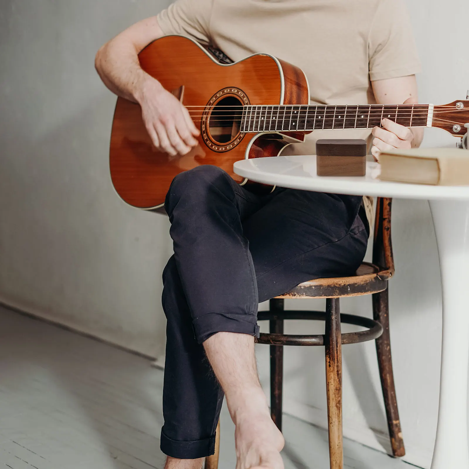 

Wooden Guitar Case Desk Holder Mini Plectrum Musical Instrument Organizer Picks Storage Pouch Travel