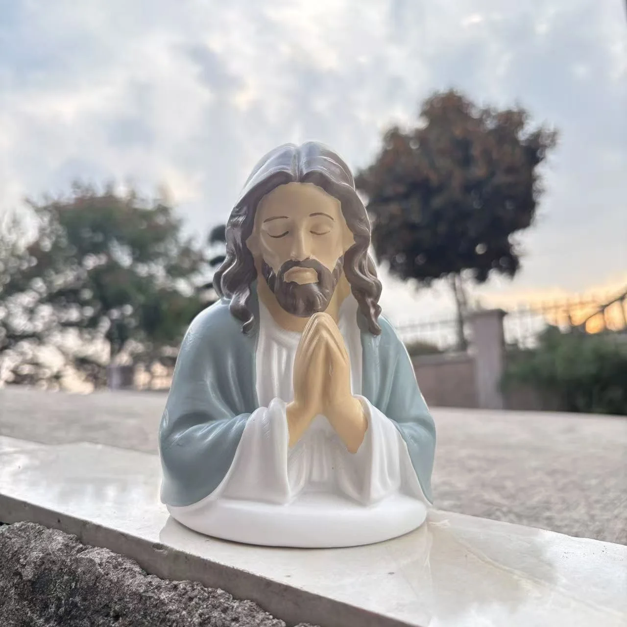 Jesus Prayer Night Light Christian LED Lamp Resin Religious Figurine Bedroom Table Lamp Home Prayer Room Decoration Gift view 3