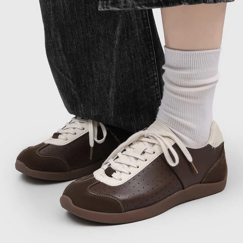 Autumn New Men Casual Shoes Fashion Casual Sports Shoe Anti Slip Lightweight Male Sneakers Solid Colour Comfortable Man Footwear