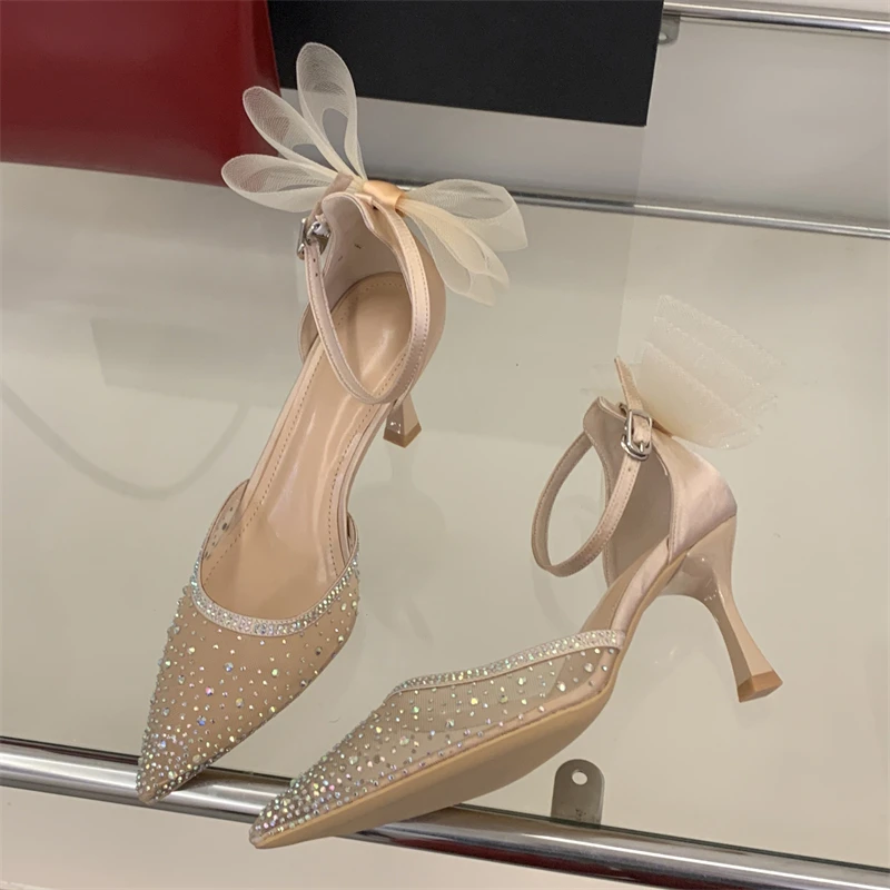

Летние модные сексуальные туфли-лодочки Aneikeh с острым носком, роскошными стразами и бабочкой на заднике, свадебные туфли для женщин, каблук 7,5 см, для банкетов и выпускных вечеров