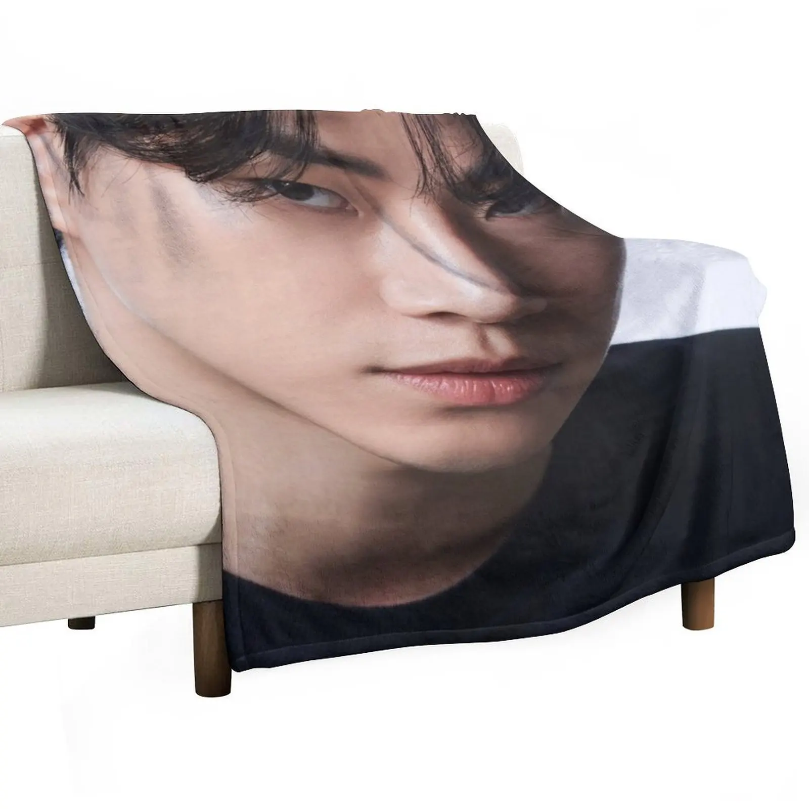 

LEE JUNHO Throw Blanket heavy to sleep Thin Luxury Vintage Blankets