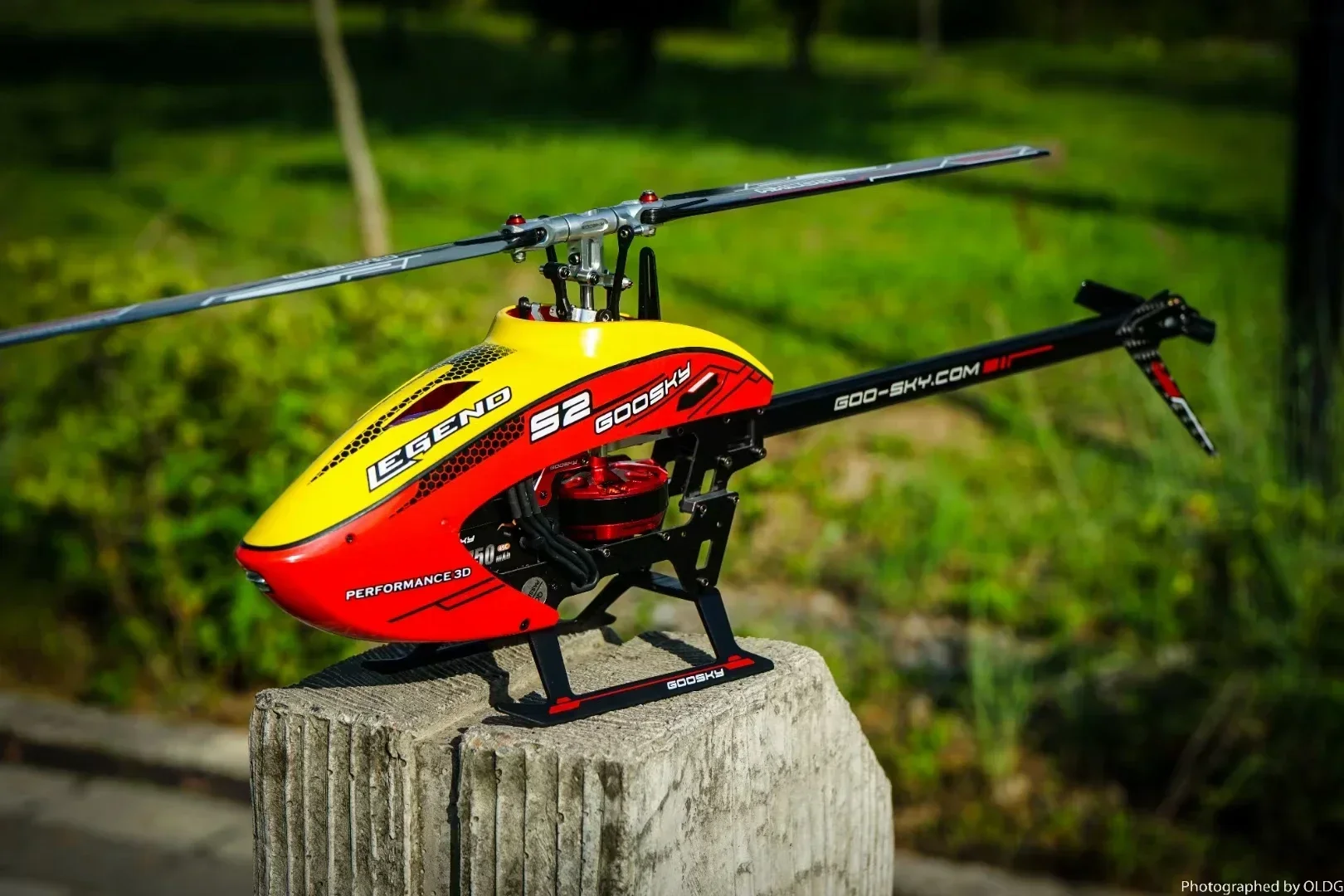 Disponibile GOOSKY S2 BNF 3D RC Elicottero 6CH 3D Flybarless Doppio motore brushless Elicottero RC a trasmissione diretta