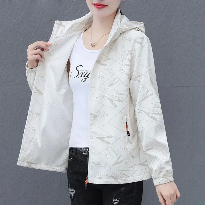 Spring Autumn Women Trench Coat New Fashion Printed Waterproof Jacket Casual Women Mountaineering Hooded Coat Famale Windbreaker