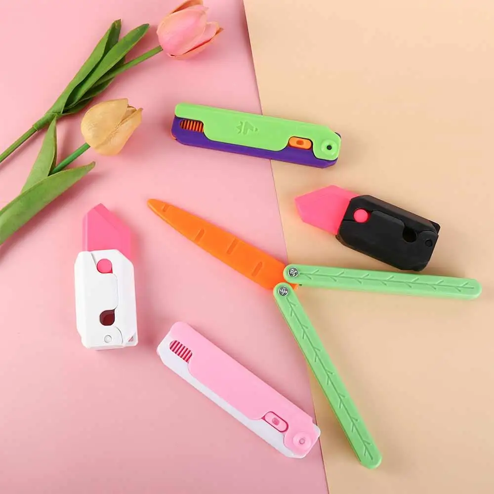 Gravity Radish 3D Gravity Carrot Toy Small Toy Push Card Mini Model Fidget Comb Toys 3D Printing Luminous Adults Kid Gifts