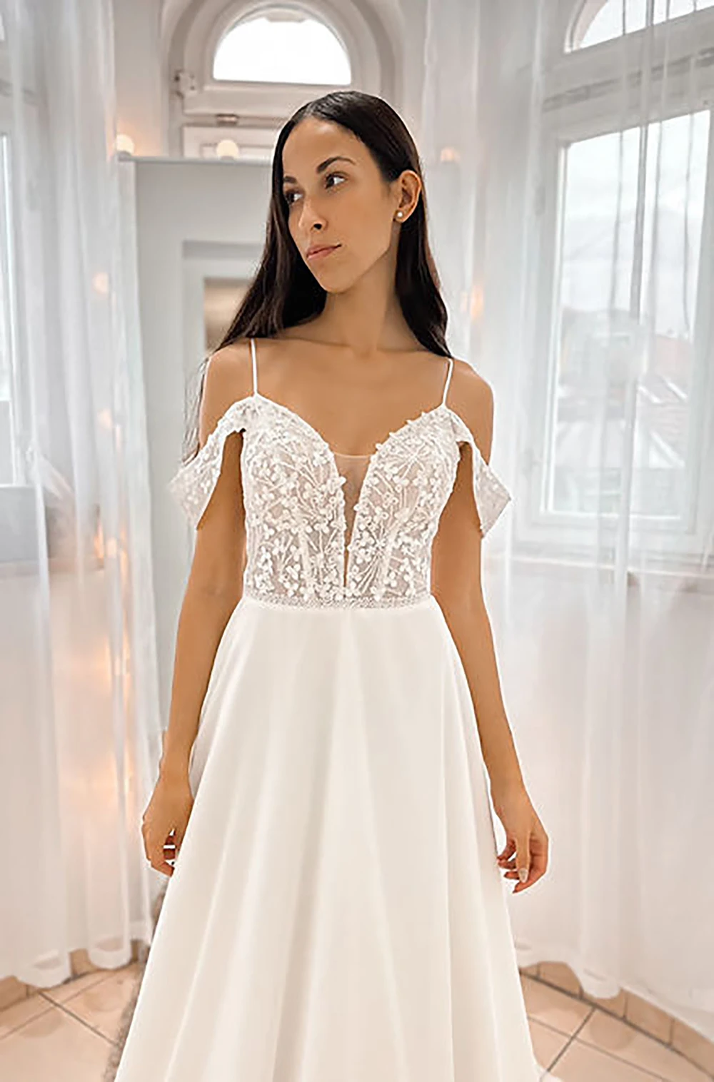 2026 Lace Applique A-Line Wedding Dresses Lace Spaghetti Strap Off Shoulder Bridal Dresses Boho Brides Gown Customized