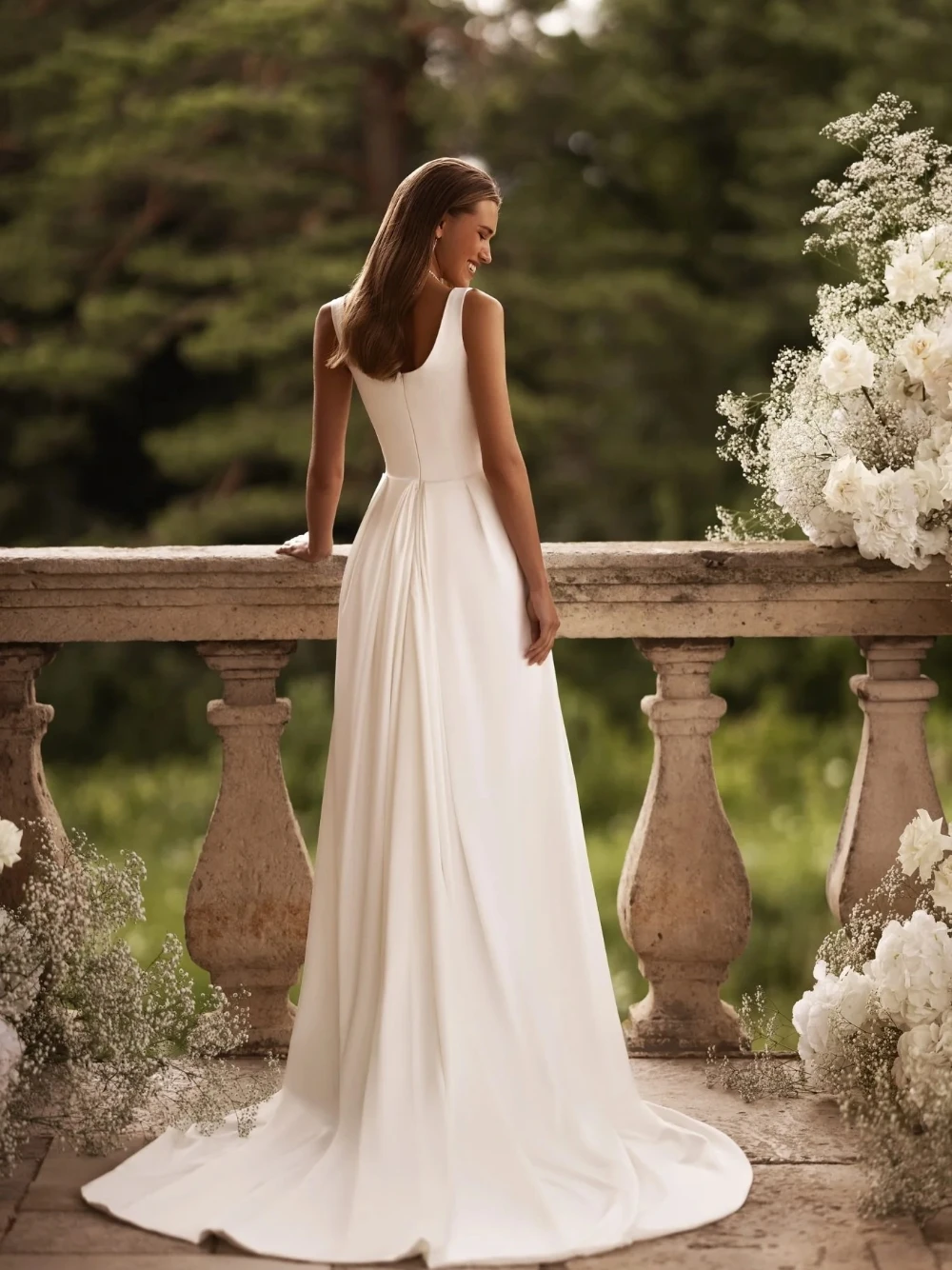 Elegante abito da sposa in raso avorio con vita aderente per le donne Affascinante semplice cerniera posteriore Modesto A Line maniche a canotta personalizzate