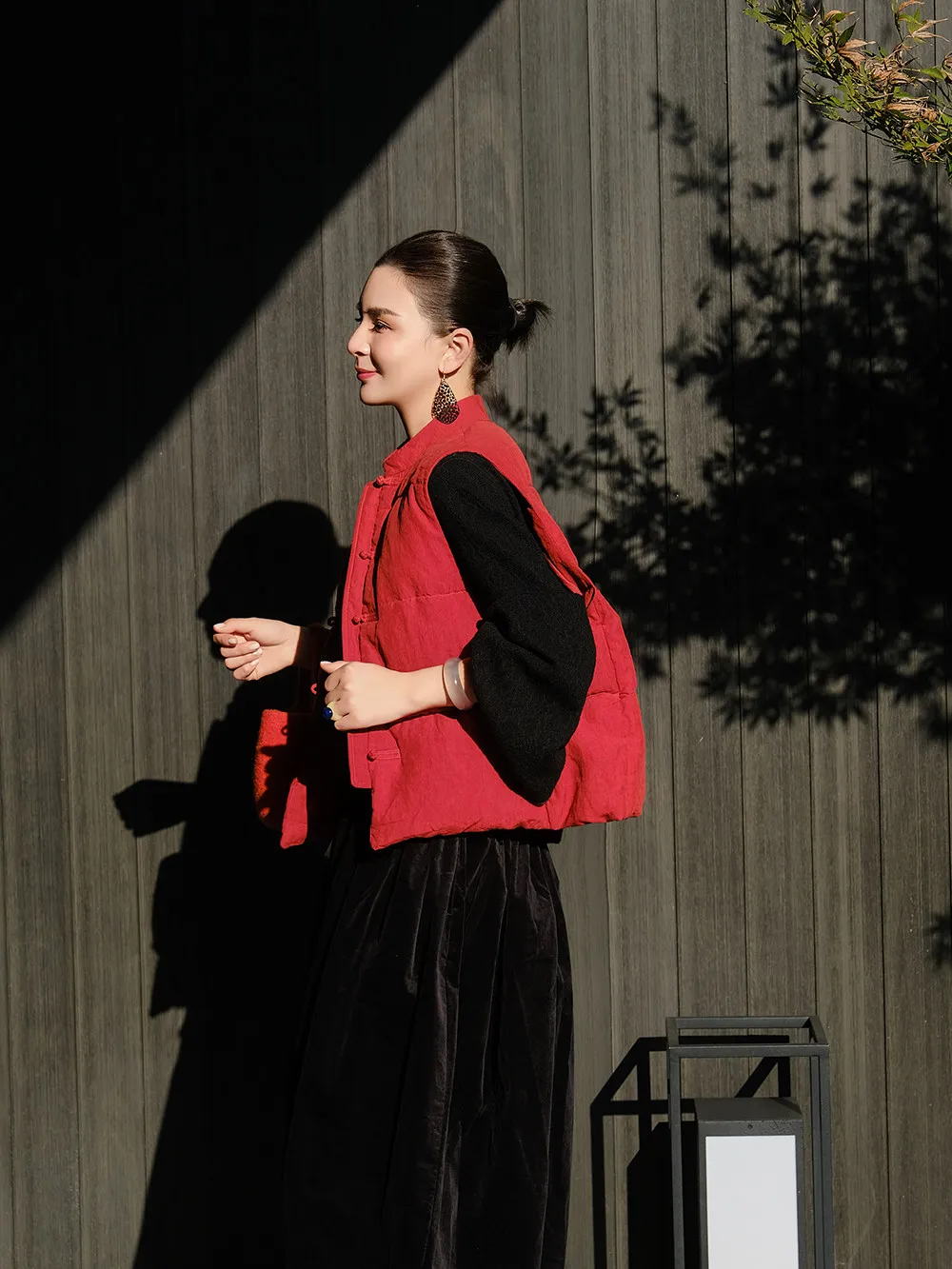 

Утепленный жилет из белого гусиного пуха Haax: теплый, повседневный, приталенный, для женщин, зимний сезон