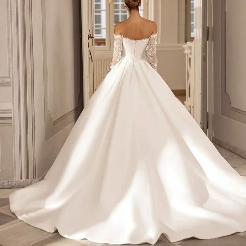 カスタマイズされたサテンアイボリーホワイトボールガウンロイヤルウェディングドレス恋人クリスタルロングテールアップリケデカールメイドローブデ