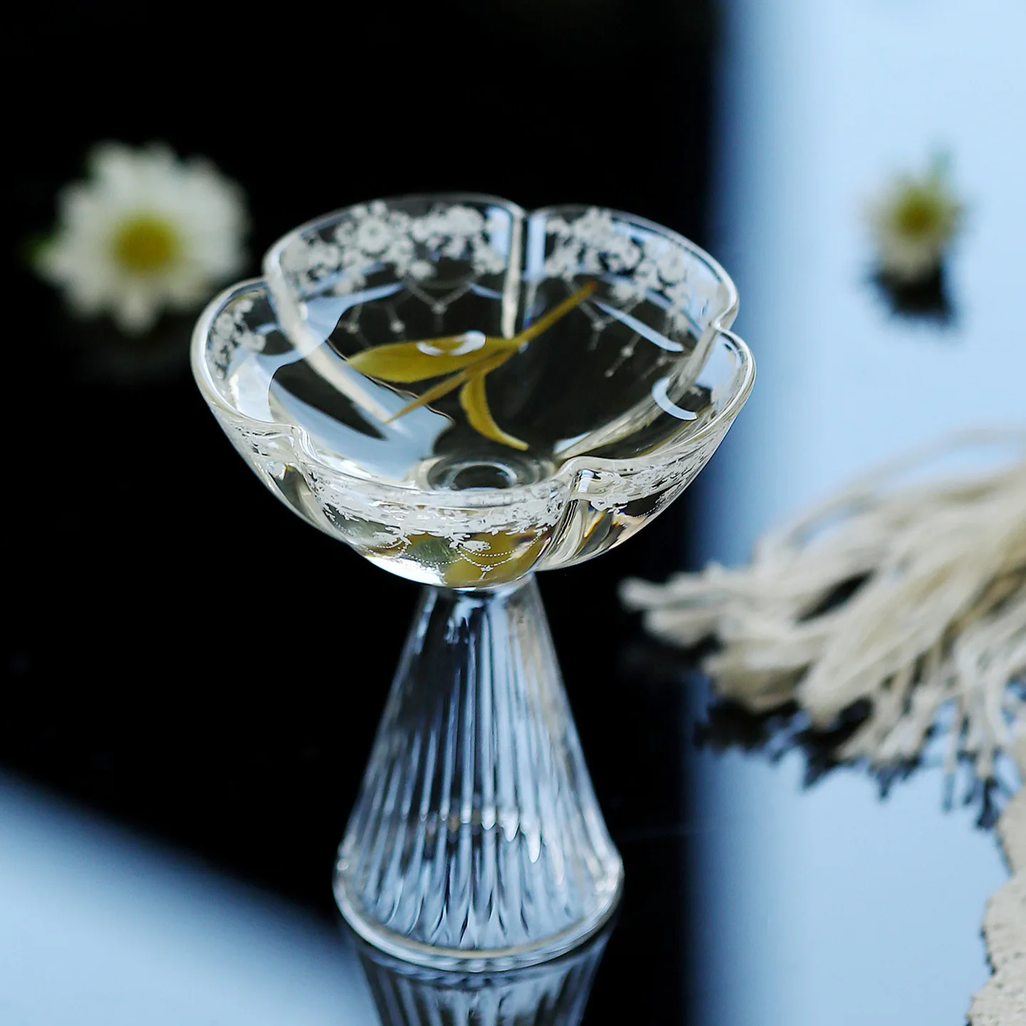 Fresh Style Heat-Resistant Glass High Foot Master Cup Petal Cup High Borosilicate Green Teacup Fragrance Cup