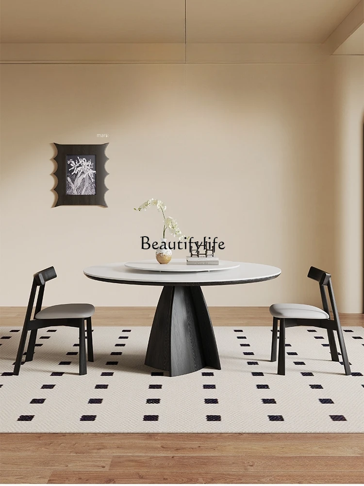 منزل من الخشب الصلب الفرنسي، شقة صغيرة إيطالية حديثة وبسيطة، طاولة مستديرة من بلاطة الصخور القديمة