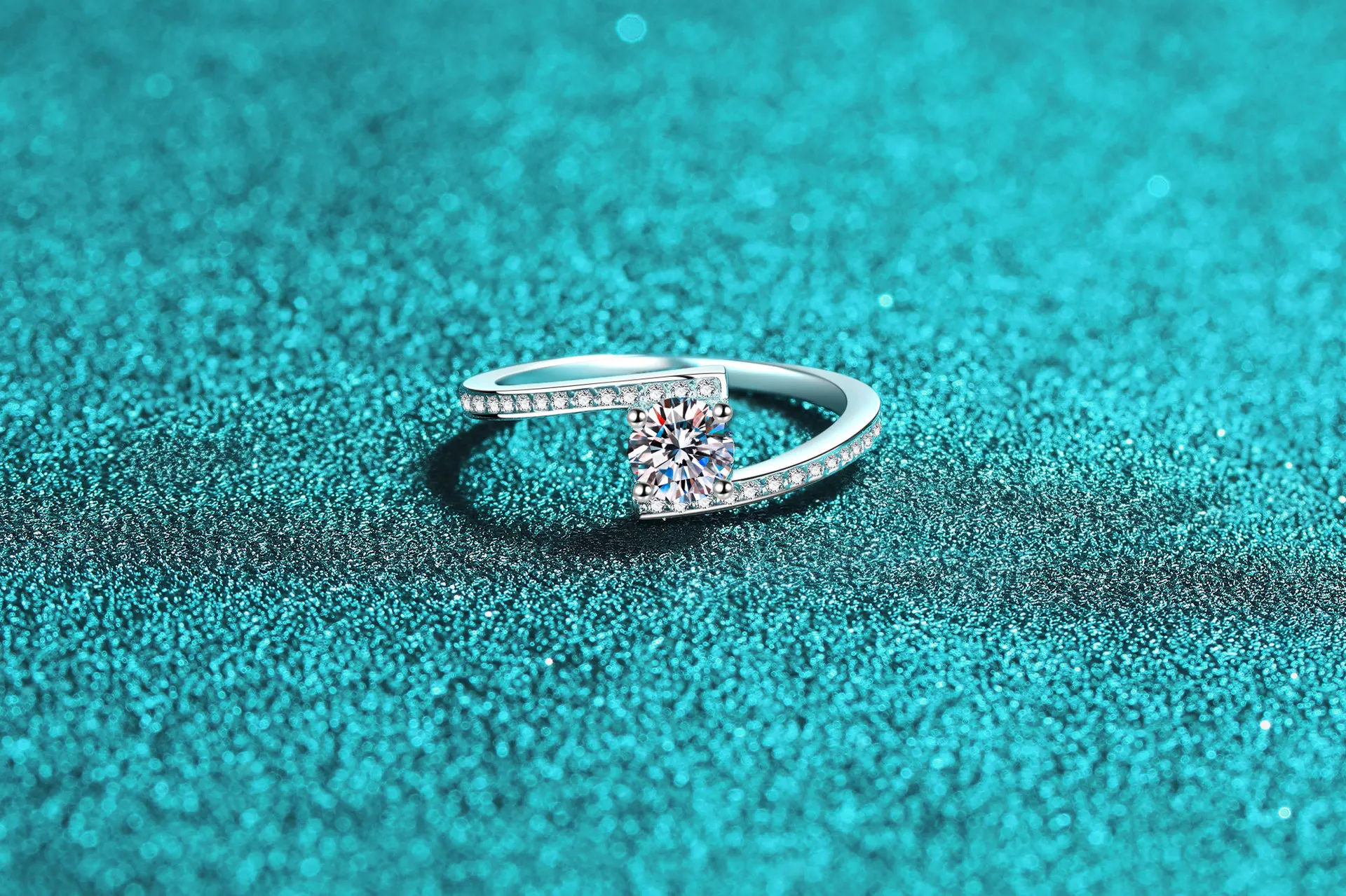 Exquisite Platinum PT950 0.5 Carat Moissanite Ring Twisted Band with Star Trace Micro-Pave Diamonds Wedding Band Holiday Gift