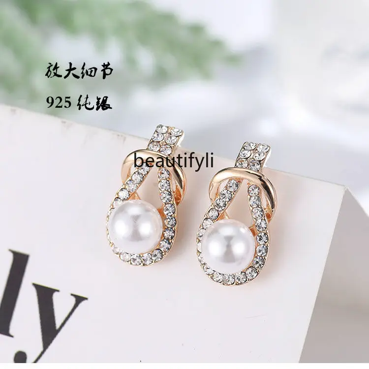 Pearl earrings, new models, retro high-end sense light luxury temperament earrings women's simple niche design earrings