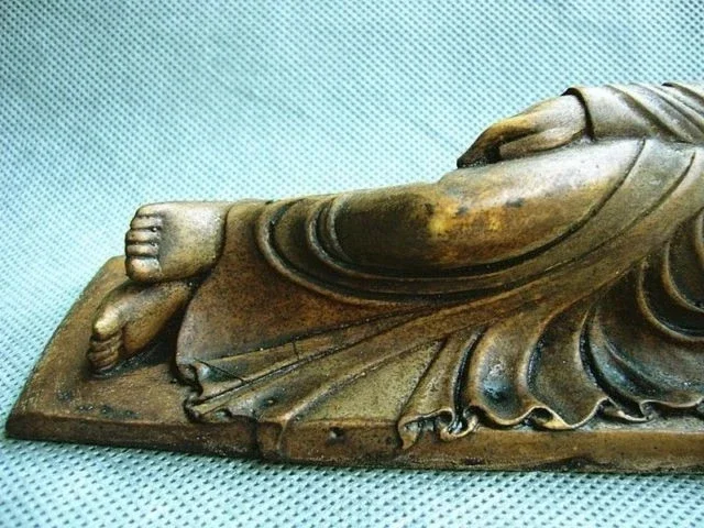 Elaborate Chinese Collectible Decorated Old Handwork Alabaster Carved Buddha Recline Statue