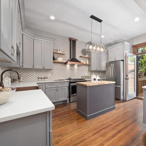 Home Modern Modular Kitchen Cabinets Ready to Assemble Solid Wood Kitchen Cabinets with Kitchen Island for Custom Design