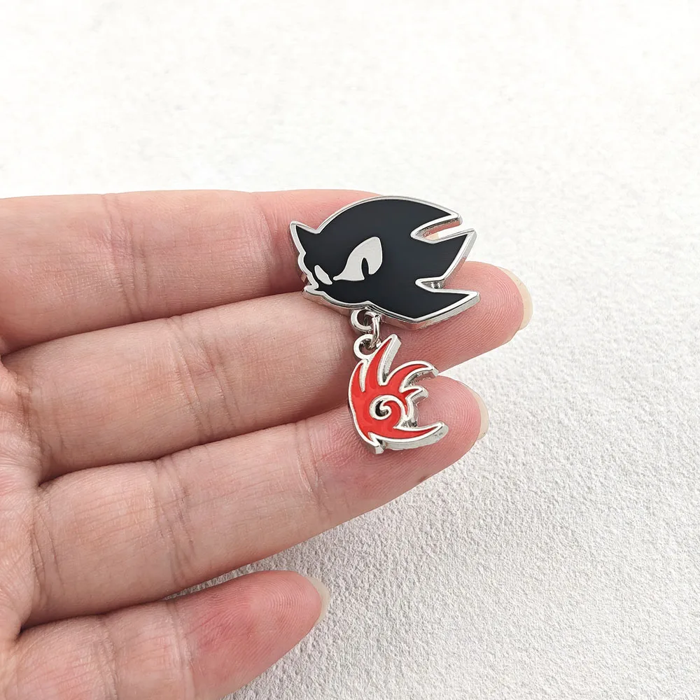 Klassische Anime-Charakter-Brosche, Cartoon-Spiel-Merchandise, Metall-Abzeichen, Kreatives Silhouetten-Muster, Emaille-Pin, Rucksack-Dekoration, Geschenk – Detail 5