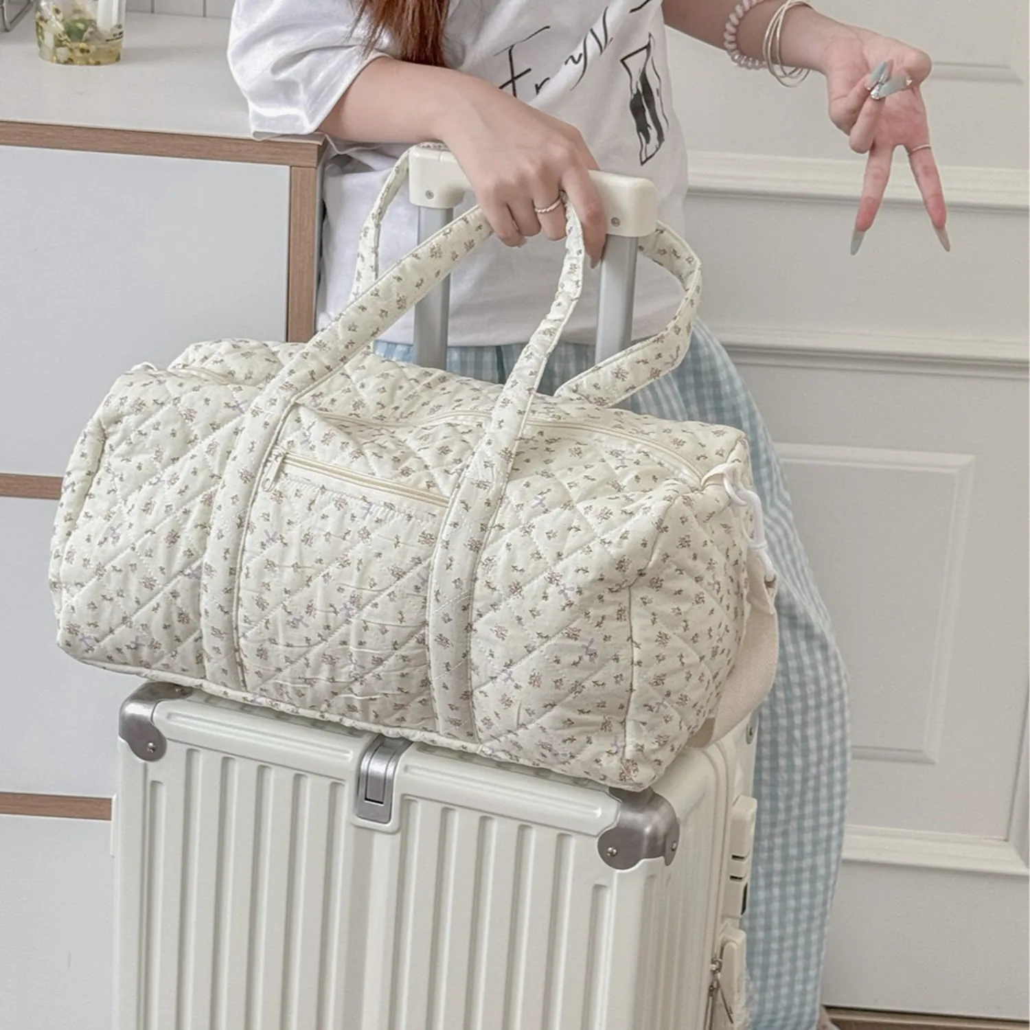 

Small Floral Print Travel Bag Korean Style Large Capacity Lightweight Luggage Bag Handheld Messenger Bag