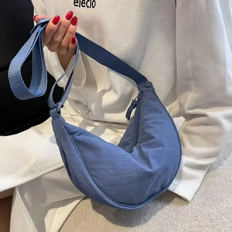 

New Simple and Casual Solid Color Nylon Large Capacity Women's Dumpling Bag Shoulder Bag for Travel and Commuting saddle bag