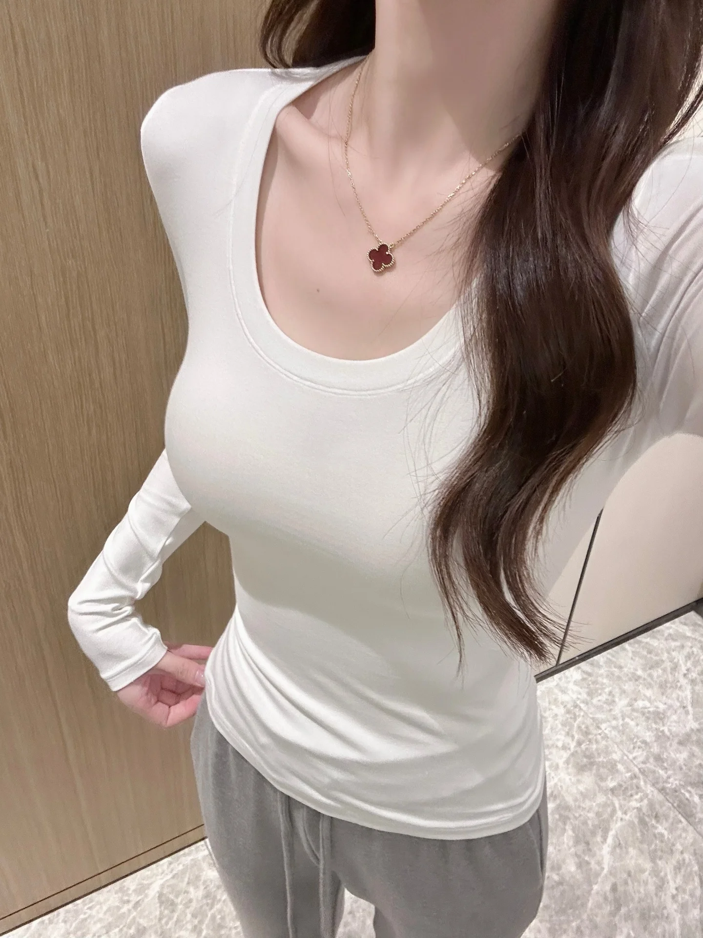 

Slim Fit Long Sve T-irt Women's U-Ne Elastic Waist Design Comfortable Cotton Blend Casual Versatile Sli Top