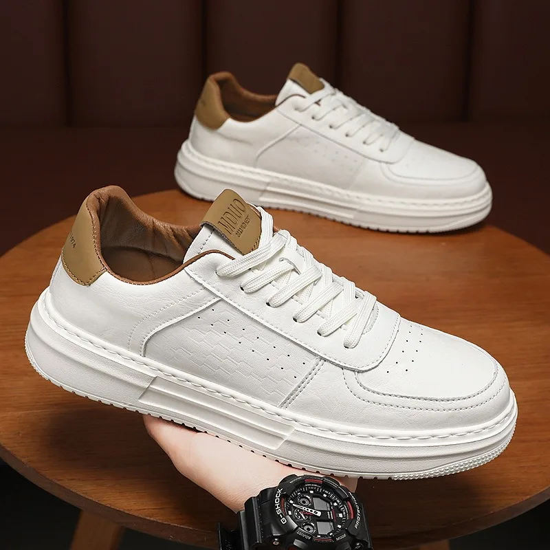 Men Leather Casual Shoes 2024 Lightweight Breathable Platform Sneakers Men Small White Shoes Fashion Board Shoe Tenis Masculino