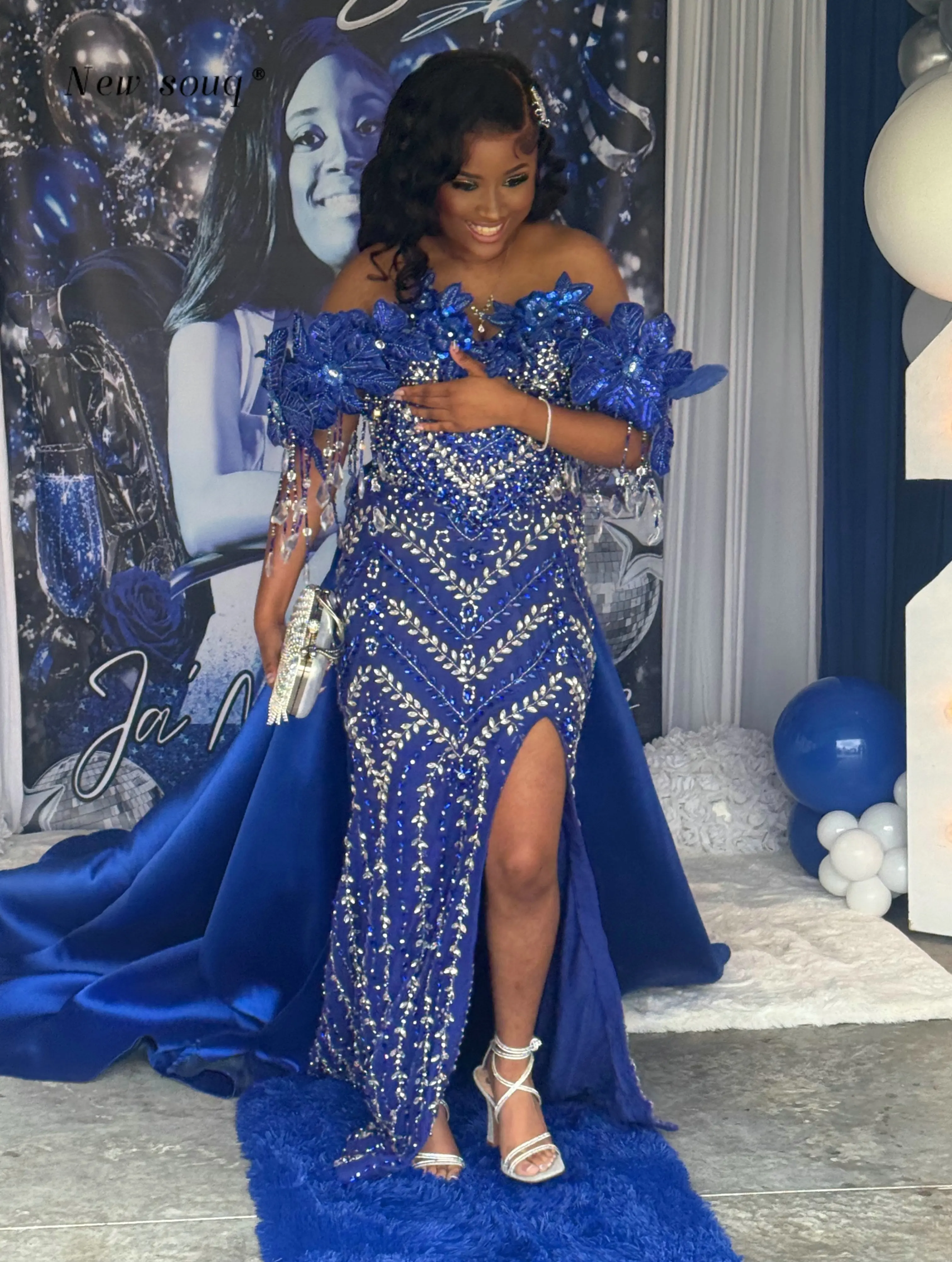 

Plus Size African Royal Blue Luxury Crystals Beaded Evening Dresses with Stain Skirt Wedding Night Party Gowns Customized