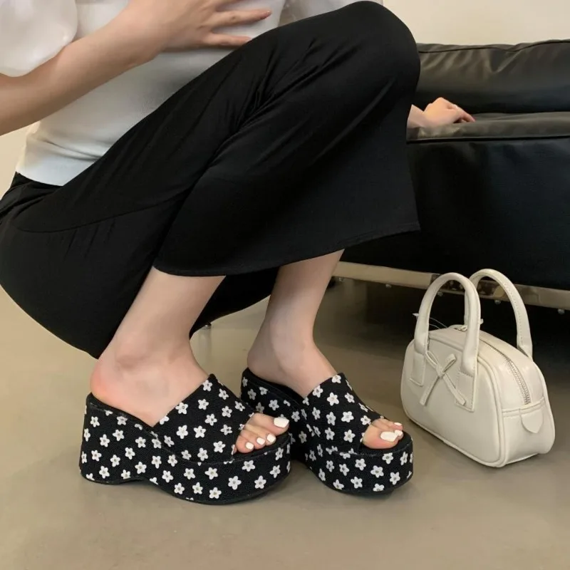 

Luxury Women's Slippers 2026 Summer Wedge High Heels Designer Shoes for Women Fashion Slippers New Women Shoes Zapatos De Mujer