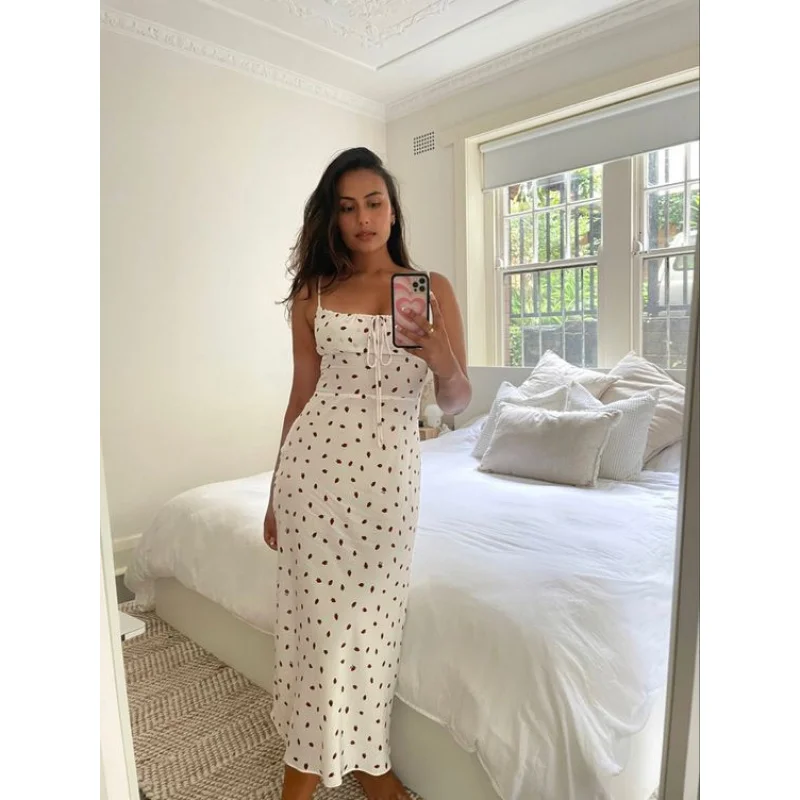 فستان صيفي بحزام بطبعة فراولة على الطراز الأوروبي والأمريكي متوسط الطول بدون ظهر