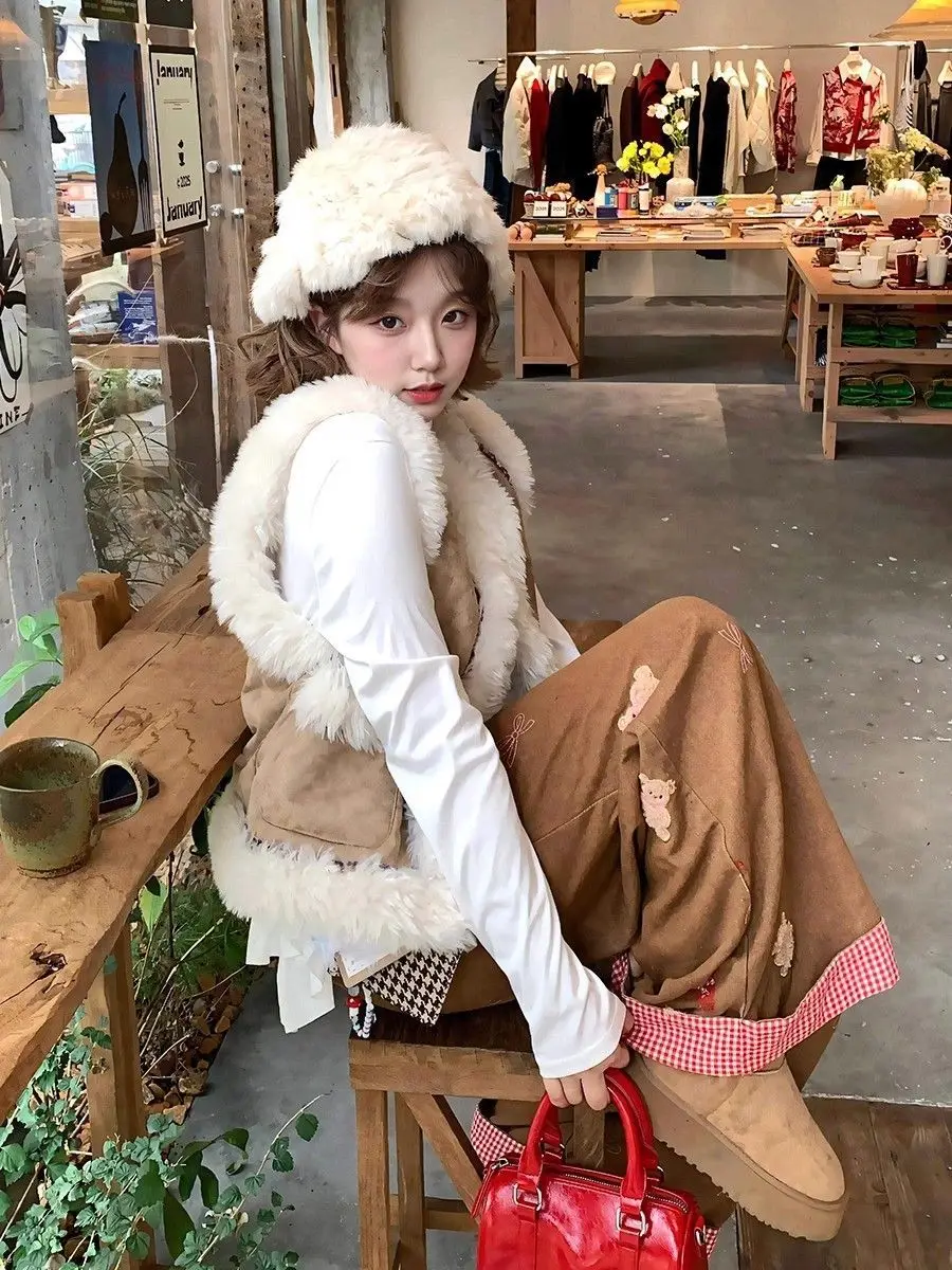 

Жилеты Жилеты Толстые женские винтажные зимние флисовые подкладки Широкие минималистичные теплые незамерзающие удобные Softy Highstreet OL