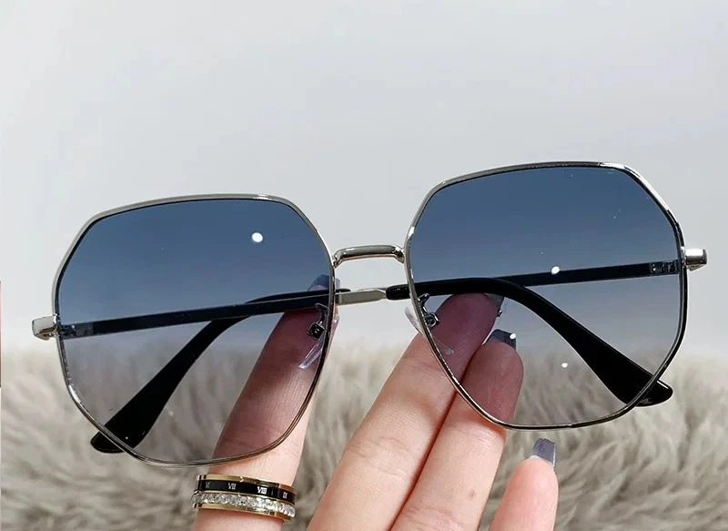 Transparent Blue Polarized Sunglasses Men's Polygonal Metal Driving Sunglasses Korean Version Tide Seaside Travel Glasses Women