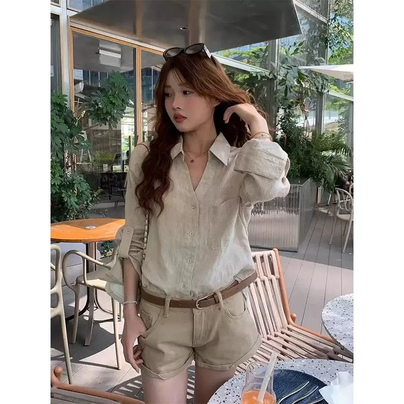 

The New Autumn Commuter Long-sleeved Shirt for Women Features A Relaxed Design Collar That Is Fashionable, Simple and Breathable