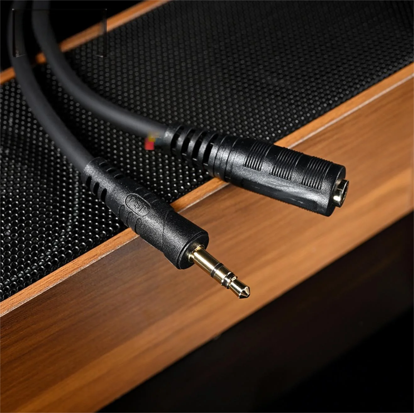 3.5mm AUX Audio Cable, Male to Female Stereo Audio Extension Cable for Phones, Computers and Car Headphones