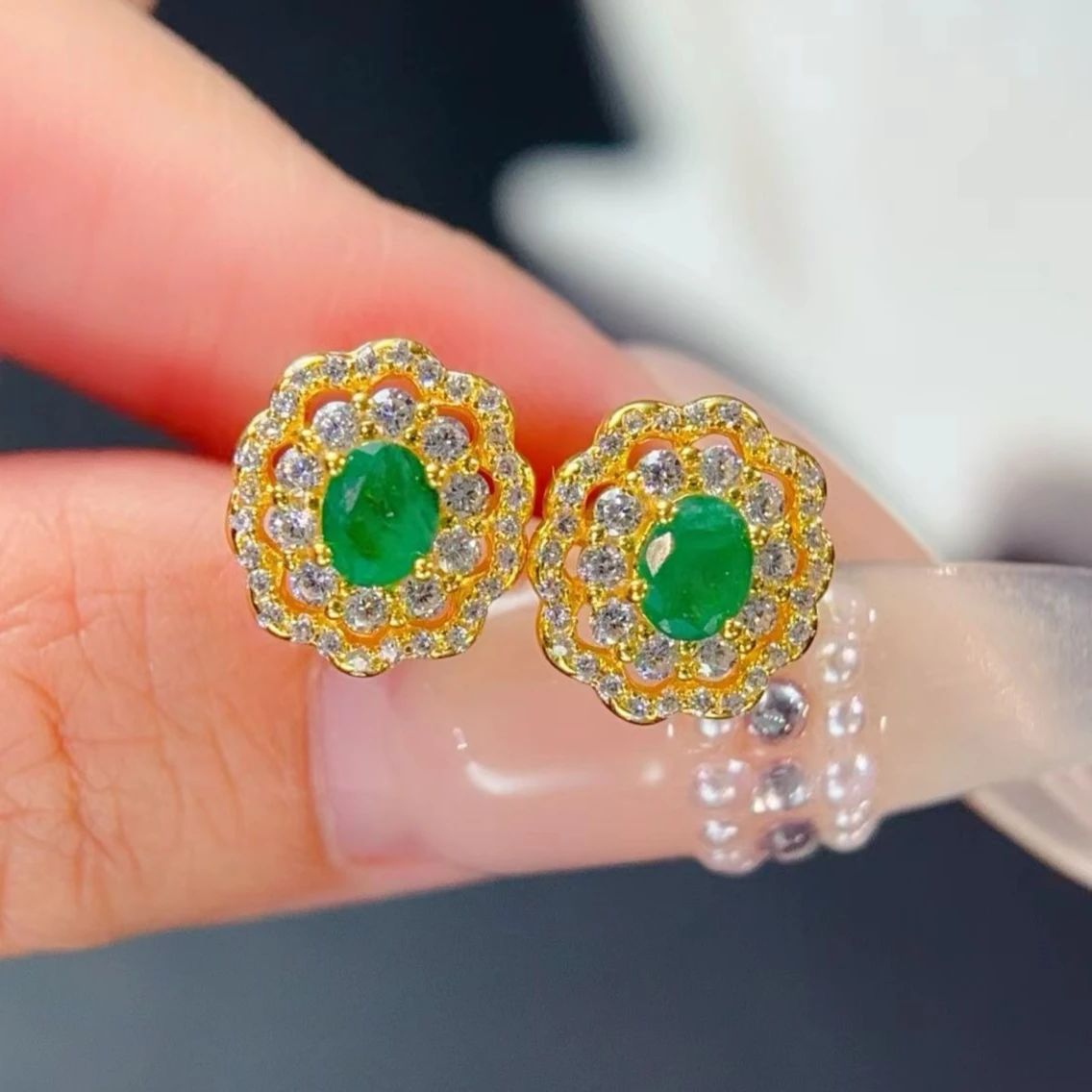

Colombian Emerald Stud Earrings Anti Allergy 4mm*6mm Natural Emerald Earrings with Free Certificate Gift for Women