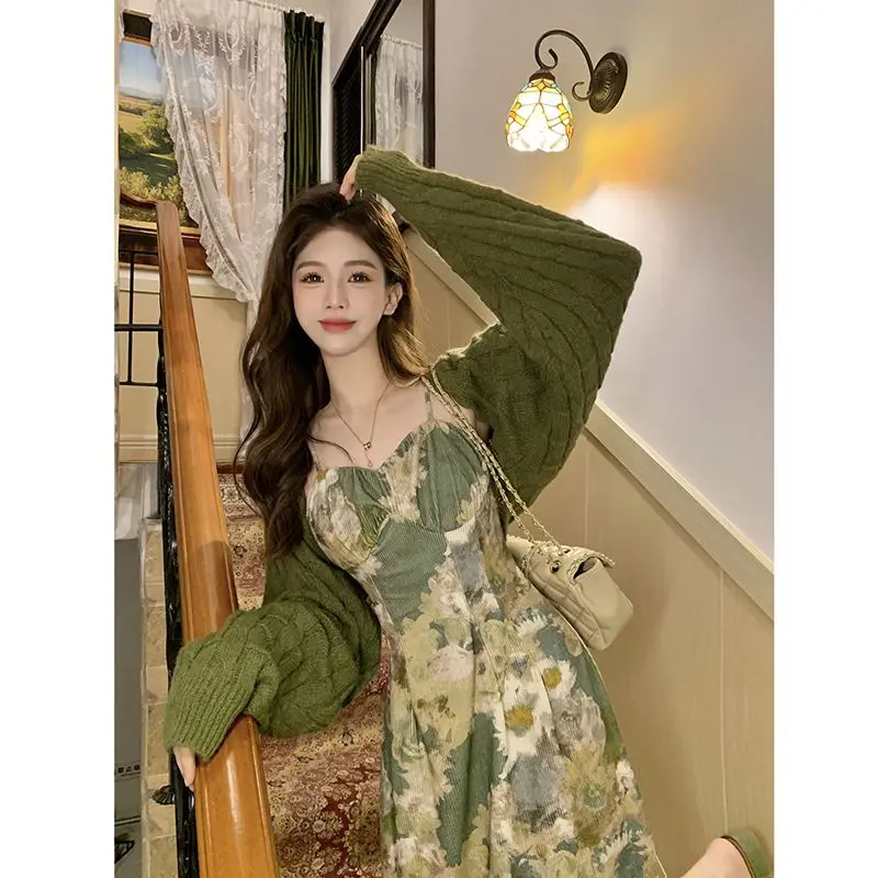 

Sweet Retro Dress Sets Corduroy Floral Suspender Dress Suit Short Sweater Cardigan Two-piece Set Fashion Female Clothes Q198