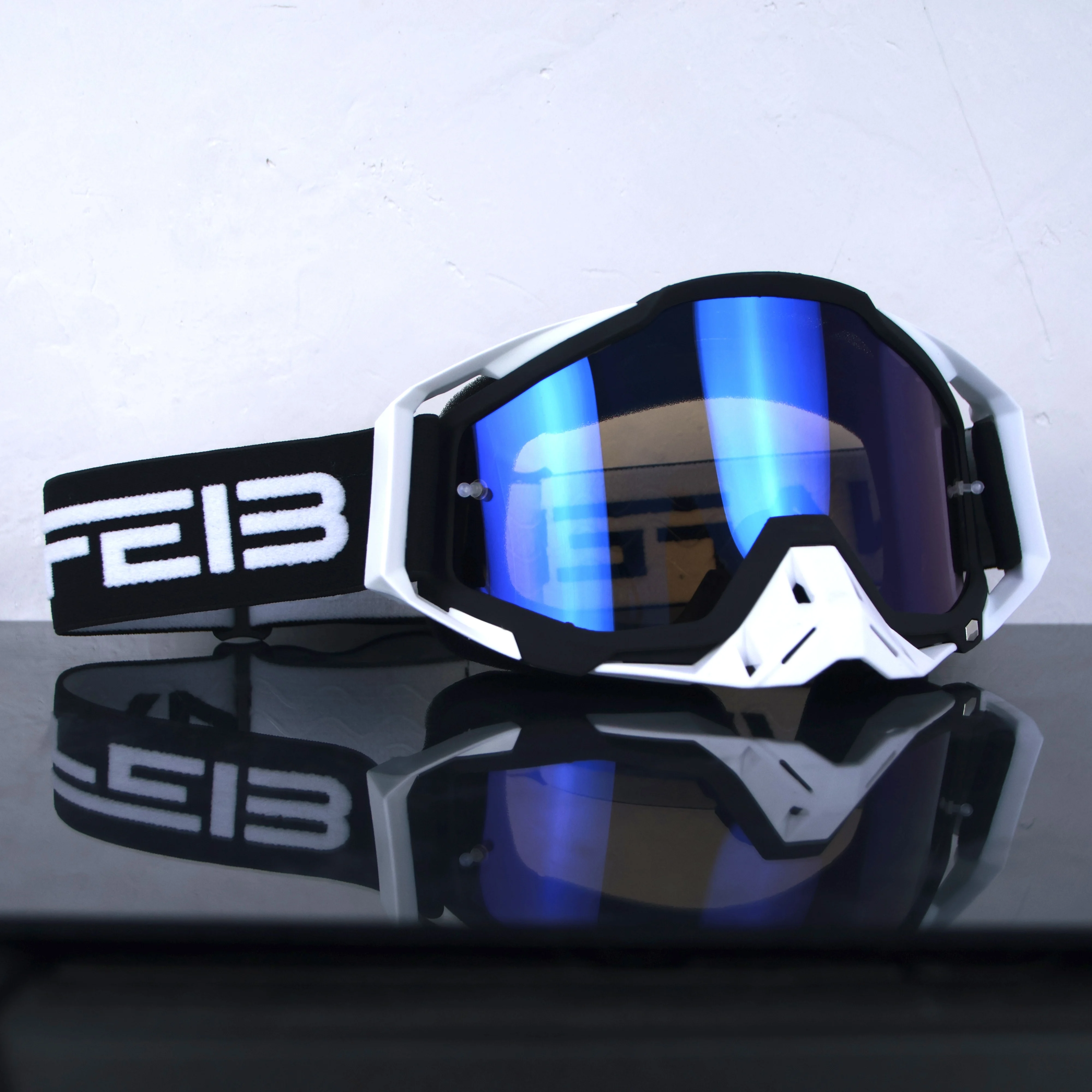 

Очки, очки для бездорожья для езды на горных велосипедах, ветрозащитные и пылезащитные линзы, модные и ударопрочные.